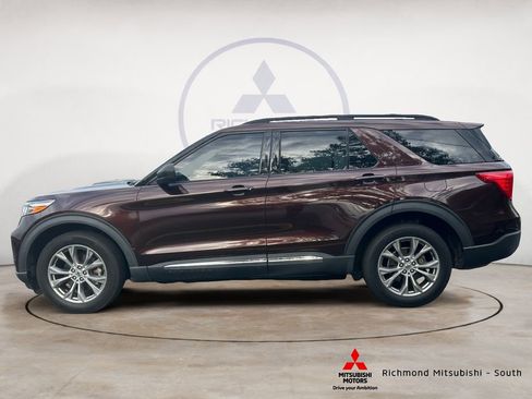 Used 2020 Ford Explorer XLT w/ Equipment Group 202A image 6