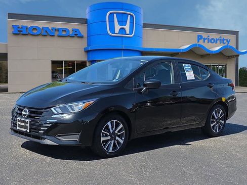 Used 2023 Nissan Versa SV FWD image 1