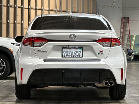Used 2026 Toyota Corolla SE w/ SE Premium Package FWD image 5