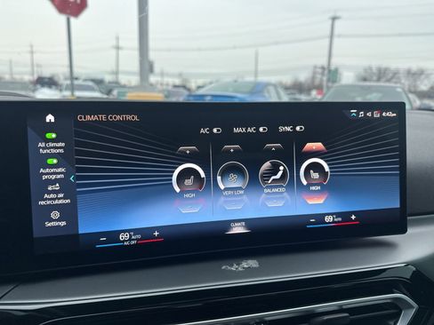 Used 2023 BMW 230i xDrive Coupe w/ Premium Package image 18