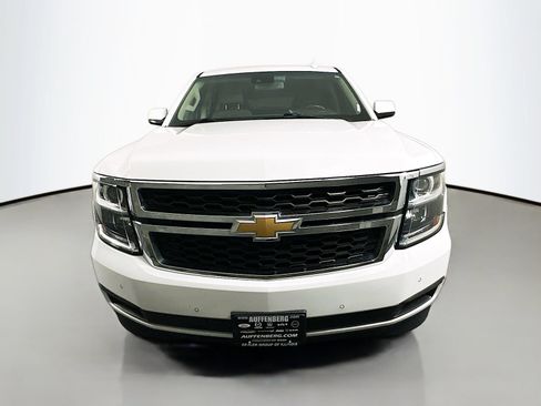 Used 2019 Chevrolet Tahoe LT w/ Luxury Package AWD/4WD image 2