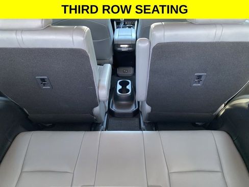 Used 2023 Toyota Highlander XLE image 8