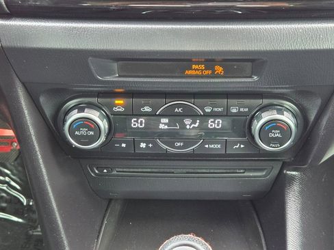 Used 2016 MAZDA MAZDA3 i Touring w/ Popular Equipment Package image 23