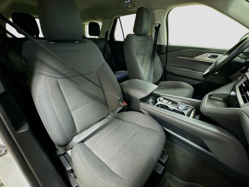 Used 2025 Ford Explorer Active RWD image 28