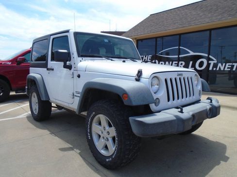 Used 2015 Jeep Wrangler Sport w/ Quick Order Package 24S AWD/4WD image 1