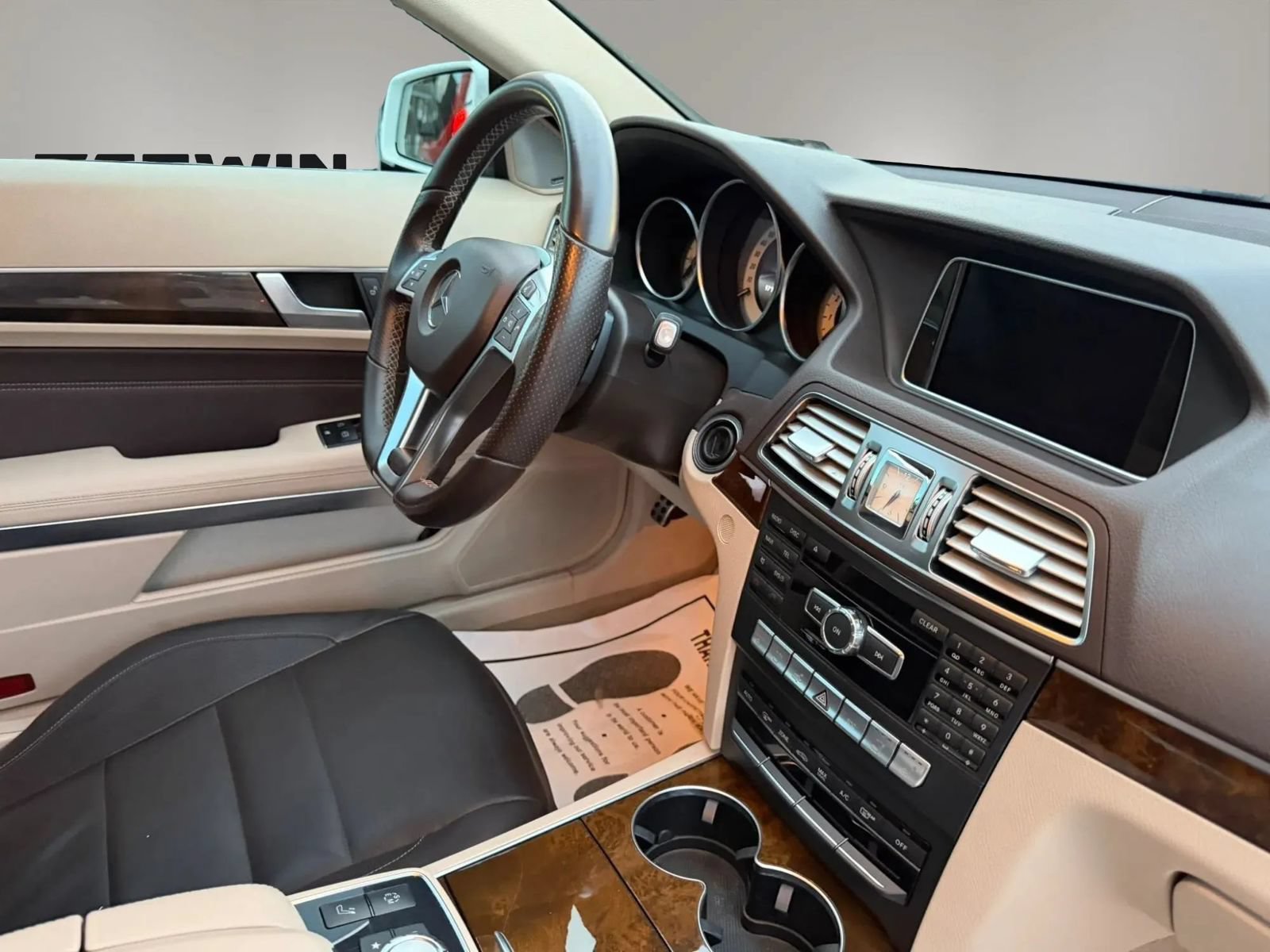 Used 2015 Mercedes-Benz E 400 Cabriolet w/ Premium 1 Package image 31
