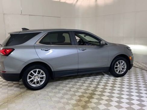 Used 2023 Chevrolet Equinox LT FWD image 3