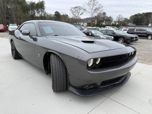 Used 2015 Dodge Challenger R/T Scat Pack w/ Scat Pack Appearance Package image 2