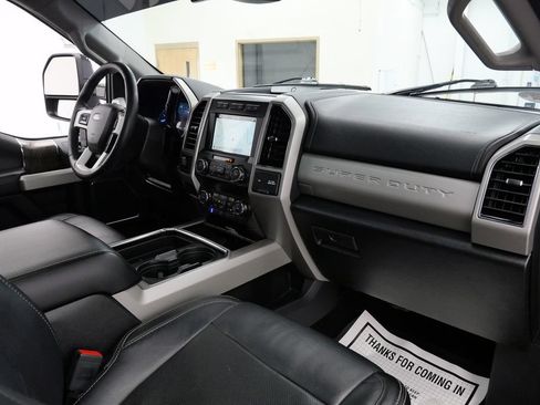 Used 2019 Ford F250 Lariat w/ Lariat Ultimate Package AWD/4WD image 18