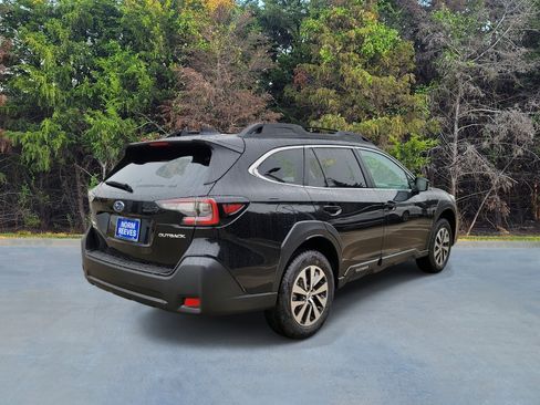 Used 2025 Subaru Outback Premium image 16