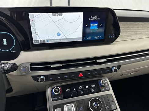 Used 2025 Hyundai Palisade Calligraphy FWD image 32