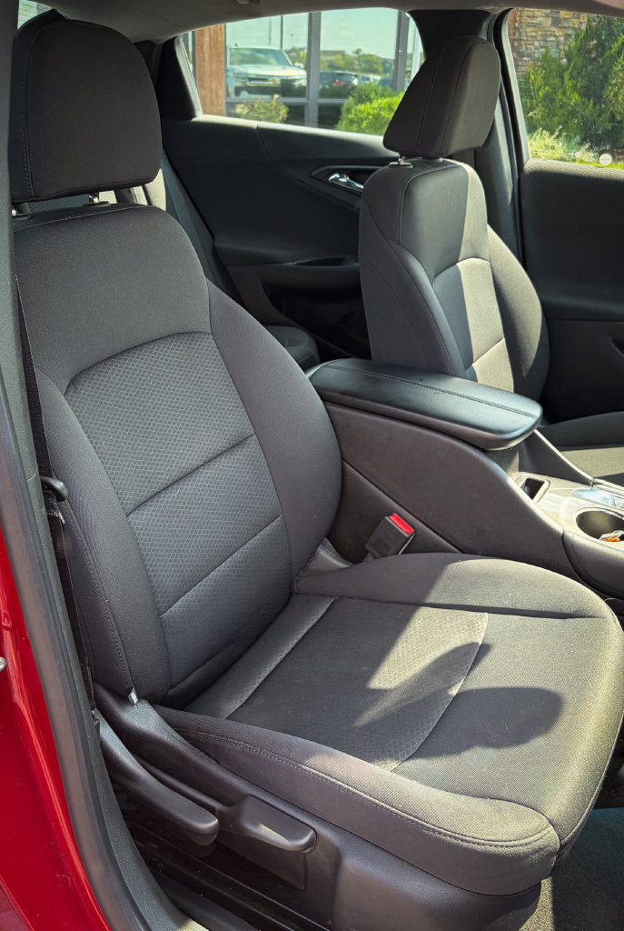 Used 2016 Chevrolet Malibu LT FWD image 20