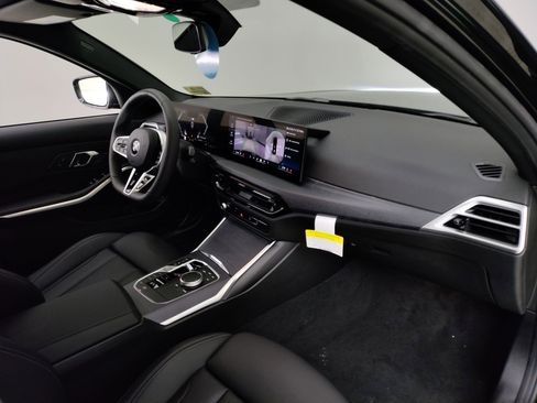 Used 2025 BMW 330i Sedan w/ M Sport Package image 26