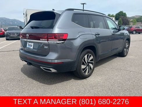 Used 2024 Volkswagen Atlas SE AWD/4WD image 3
