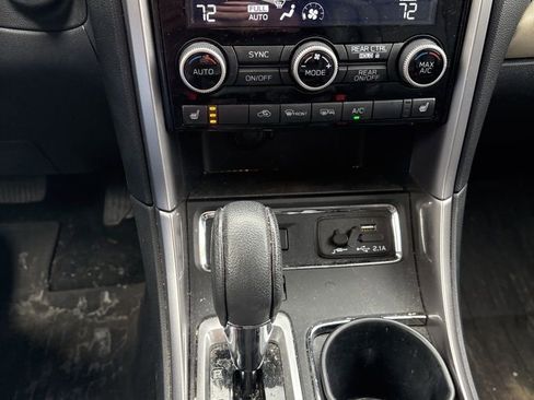 Used 2022 Subaru Ascent Limited w/ Technology Package image 19