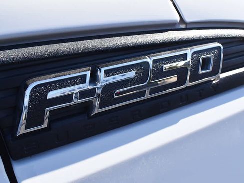 Used 2015 Ford F250 XL w/ Power Equipment Group image 8