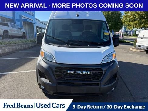 Used 2025 RAM ProMaster 2500 w/ Convenience Group FWD image 2