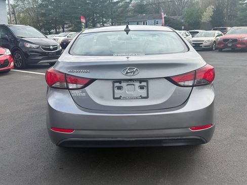 Used 2015 Hyundai Elantra SE w/ Option Group 02 image 9