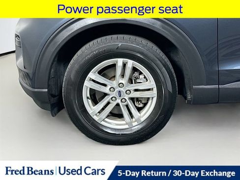 Used 2023 Ford Explorer XLT AWD/4WD image 35