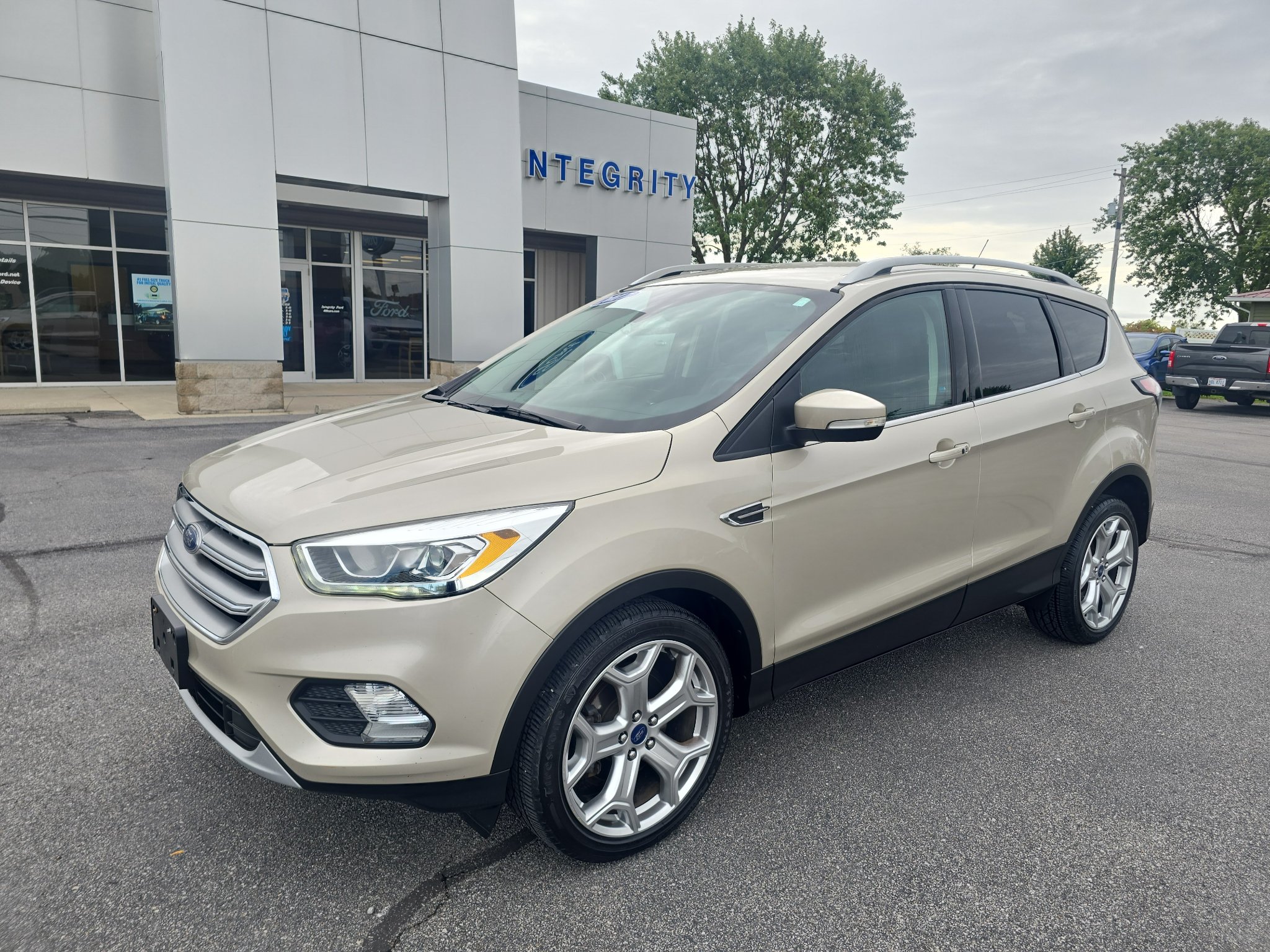 Used 2017 Ford Escape Titanium FWD image 2