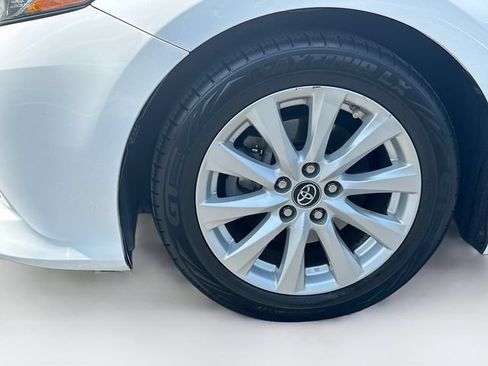 Used 2018 Toyota Camry LE FWD image 33