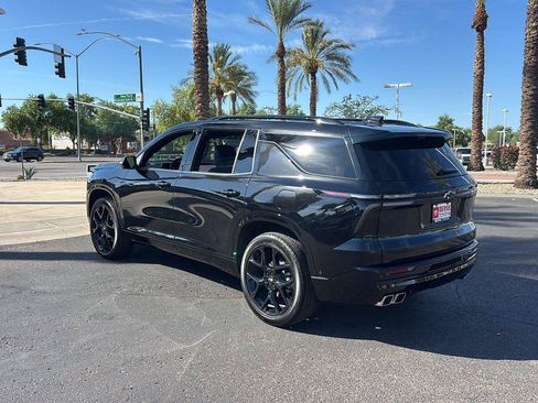 Used 2025 Chevrolet Traverse RS w/ LPO, Floor Liner Package FWD image 6