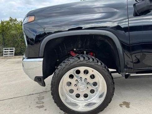 Used 2025 Chevrolet Silverado 2500 LTZ w/ LTZ Premium Texas Edition AWD/4WD image 2