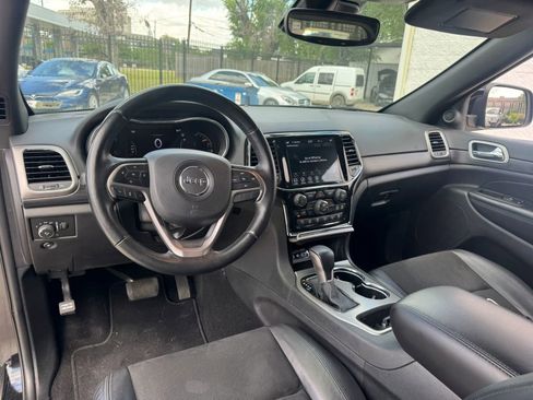 Used 2021 Jeep Grand Cherokee Laredo X image 6