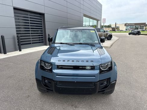 Used 2025 Land Rover Defender 110 X-Dynamic SE AWD/4WD image 8