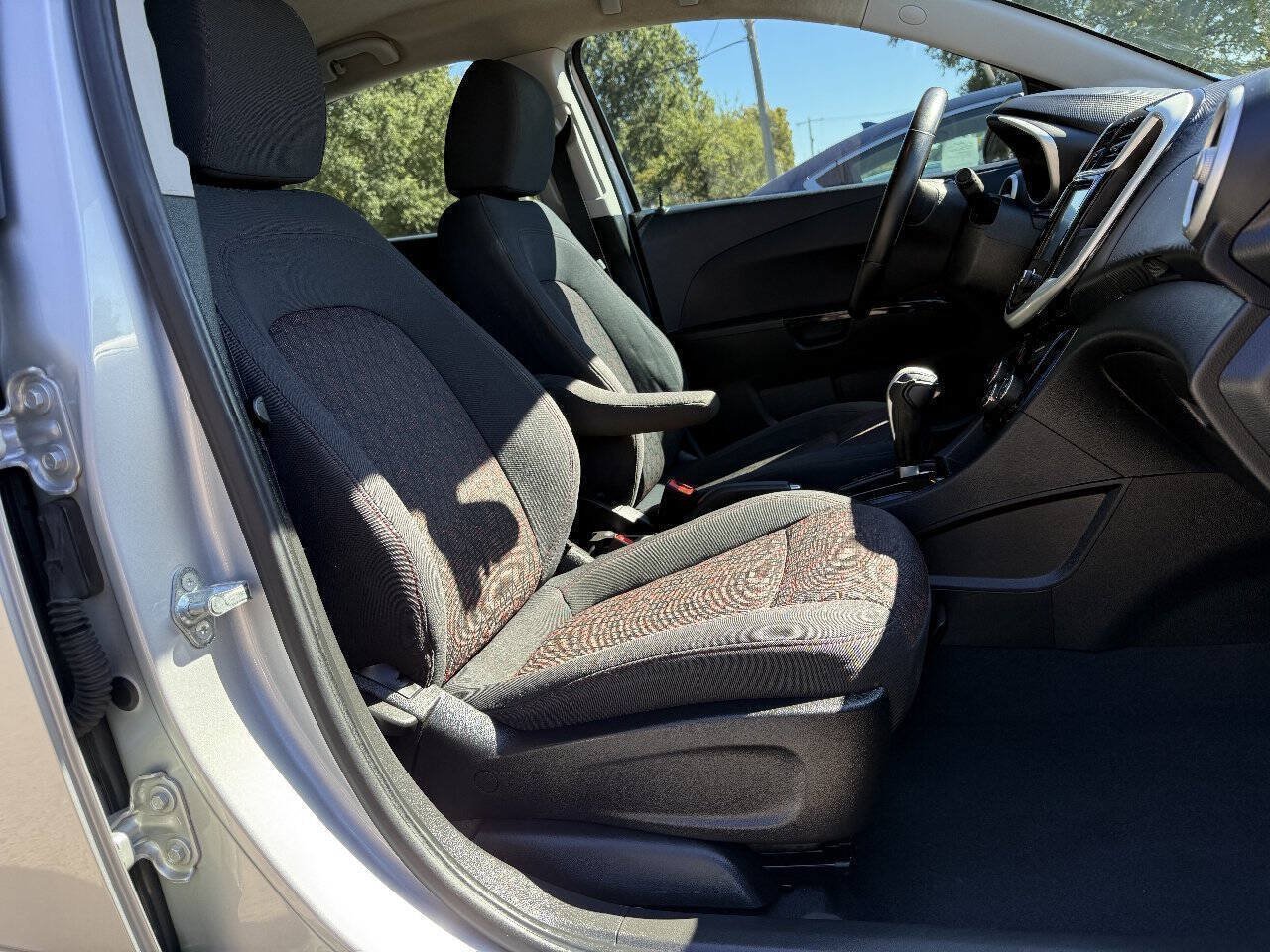 Used 2017 Chevrolet Sonic LT w/ Convenience Package FWD image 14