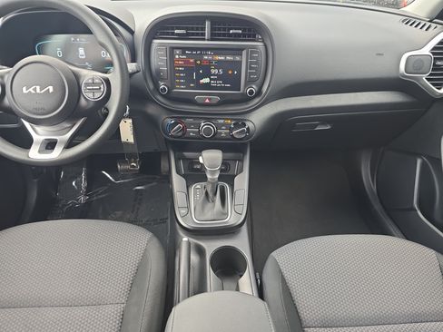 Used 2025 Kia Soul LX FWD image 14