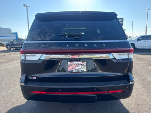 Used 2023 Lincoln Navigator Reserve AWD/4WD image 5
