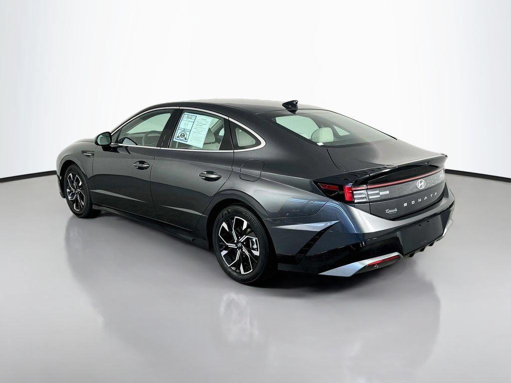 Used 2025 Hyundai Sonata SEL FWD image 5