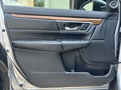 Used 2018 Honda CR-V Touring image 46