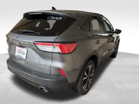 Used 2022 Ford Escape SE w/ SE Sport Appearance Package image 8