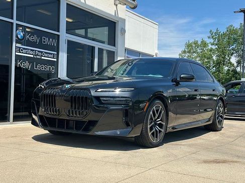 Used 2023 BMW 760i xDrive AWD/4WD image 3