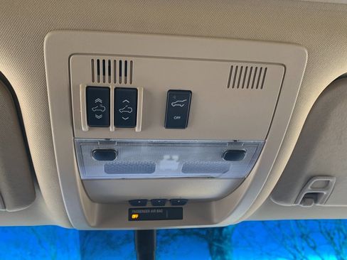 Used 2012 GMC Yukon SLT w/ SLT-2 Equipment Package image 20