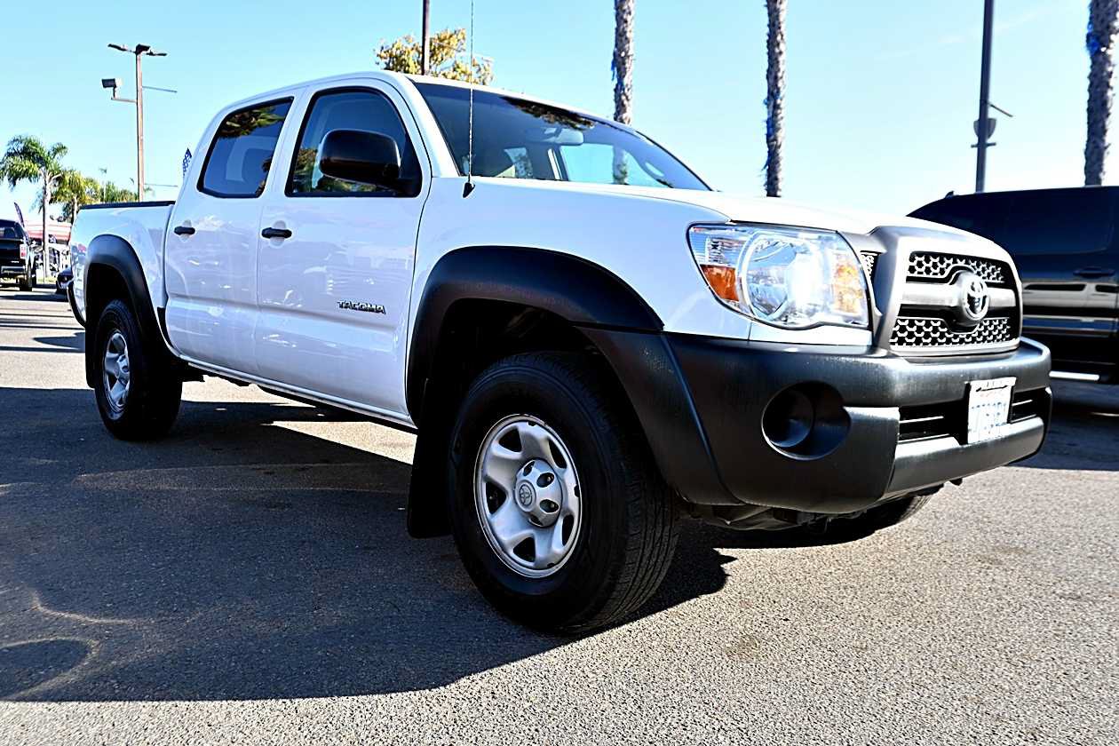 Used 2011 Toyota Tacoma PreRunner w/ Towing Pkg RWD image 3