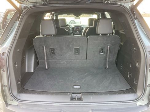 Used 2023 Chevrolet Traverse LT image 31