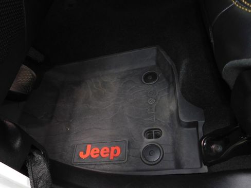 Used 2024 Jeep Wrangler Unlimited Sahara w/ Technology Group AWD/4WD image 25