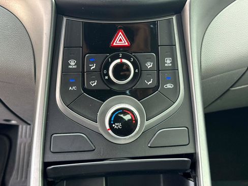 Used 2015 Hyundai Elantra SE w/ Option Group 02 image 21