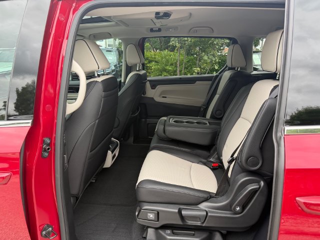 Used 2026 Honda Odyssey Elite image 14