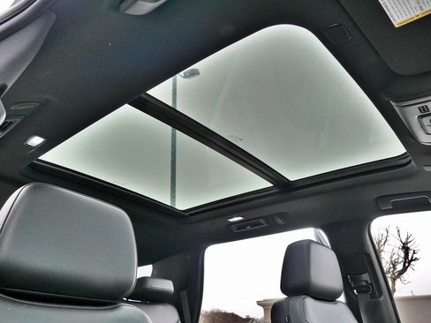 Used 2021 Chevrolet Tahoe Z71 w/ Z71 Signature Package image 15