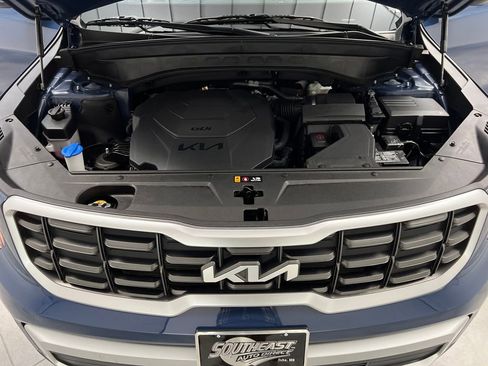 Used 2024 Kia Telluride EX w/ EX Captain's Chair Package image 86