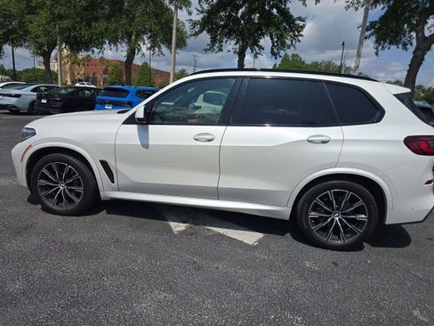 Used 2022 BMW X5 xDrive40i w/ M Sport Package AWD/4WD image 3