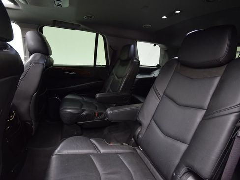 Used 2015 Cadillac Escalade Premium image 23