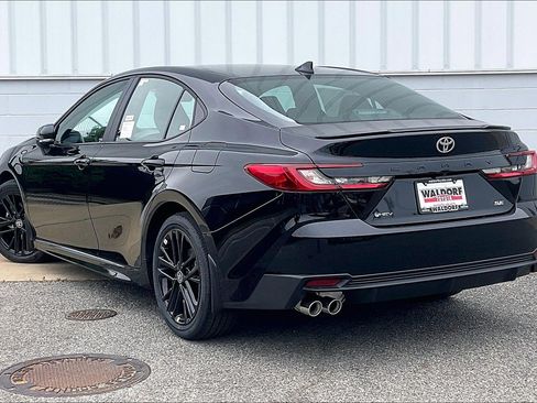 New 2026 Toyota Camry SE FWD image 3