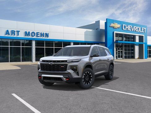 New 2026 Chevrolet Traverse Z71 w/ LPO, Floor Liner Package AWD/4WD image 8