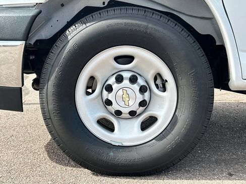 Used 2024 Chevrolet Express 3500 w/ Power Convenience Package RWD image 33