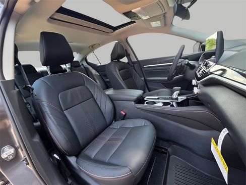 New 2025 Nissan Altima 2.5 SR w/ SR Premium Package image 13